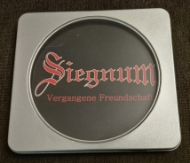 Siegnum – Vergangene Freundschaft - Blechbox +++EINZELSTÜCK+++