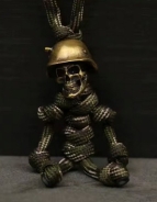 Schlüsselanhänger - Paracord - Schädel mit Stahlhelm