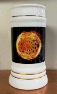 Bierkrug mit Goldlinien - Schwarze Sonne - brennend