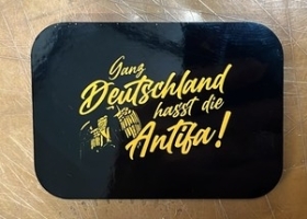 Magnet - Ganz Deutschland hasst die Antifa - Motiv 2